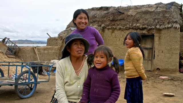 Superfood Chain Bolivian family